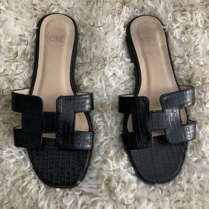 Black Hermes-Look Alike Sandals
